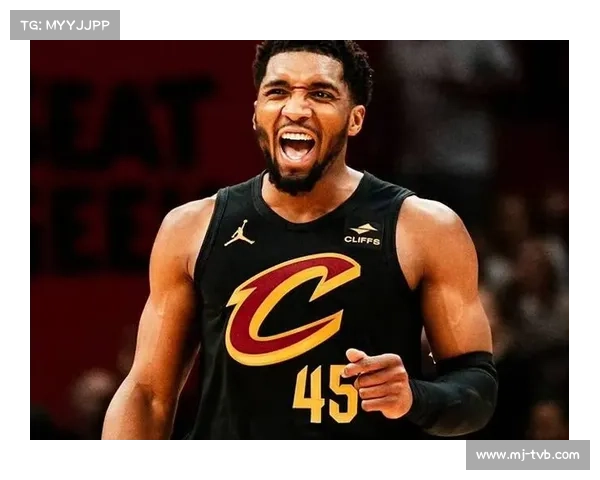 加兰手感回暖支援米切尔,骑士后场双枪威力重现