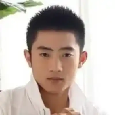 严晨奕